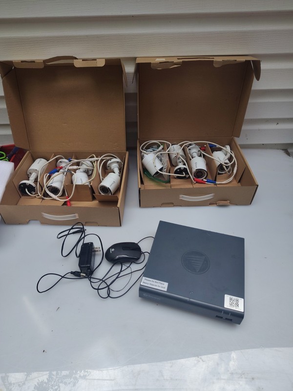 Swann Professional HD Security System – 8 Cameras + DVR (Untested, Password Lock gallery
