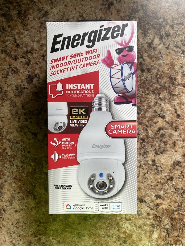 Energizer Smart Wi-Fi Indoor Outdoor Bulb Socket P/T Camera NIP