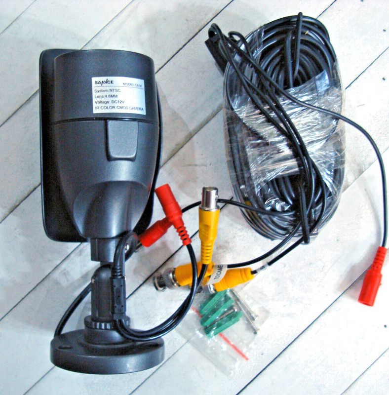 Sannce C81A Metal Security Camera + Night Vision + 60 ft. BNC Cable gallery