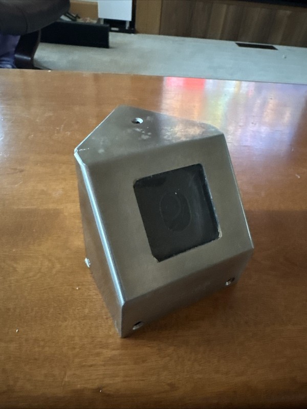 Vicon CCTV Camera Model V894CB – 2.8C Untested . Interesting Corner Mount W/cam