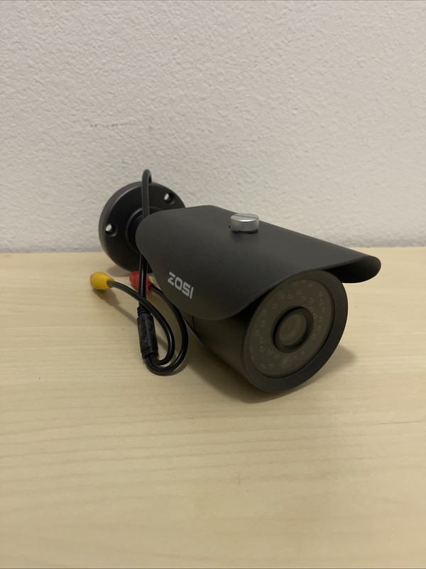 ZOSI ZG2317A DAY/NIGHT SECURITY CAMERA, INDOOR/OUTDOOR New No Box