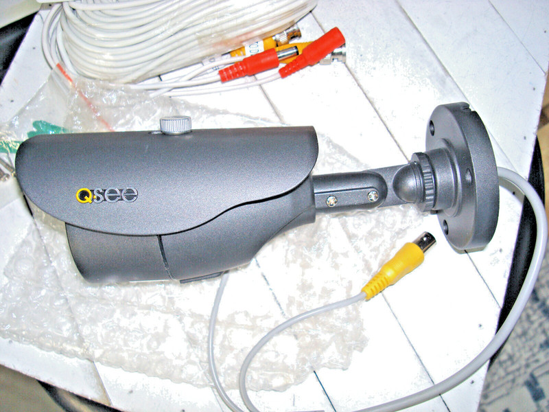 Q-See QM6006B Analog HD Security Camera PLUS One BNC Cable gallery