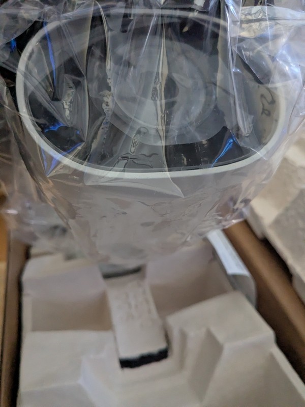 Avigilon 3.OC-H4A-BO1-IR Bullet Style Camera, Brand New, Sealed Box, with mount gallery