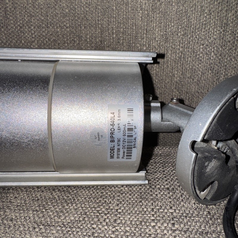 Used BIPRO-540L4 Outdoor IR CCTV Security Camera – NTSC / 3.6 mm Lens / 12 V DC gallery
