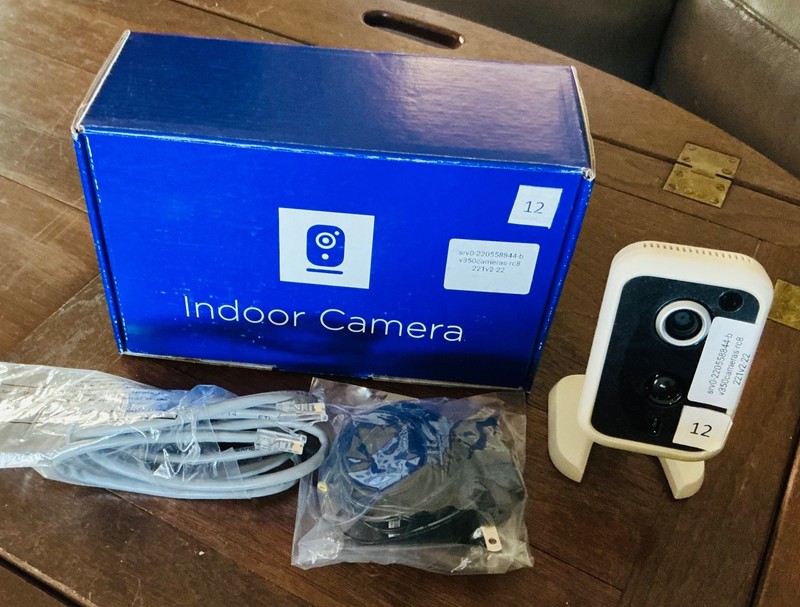 ADT Pulse Wireless Day Night Indoor Network Camera 221v2-22 w/ Power Adapter