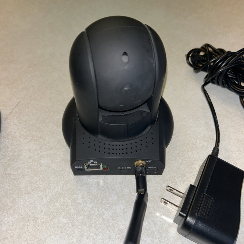 Foscam Black FI9831P v2 HD 1280x960p Wireless Pan/Tilt Camera W/ Wire Extender gallery