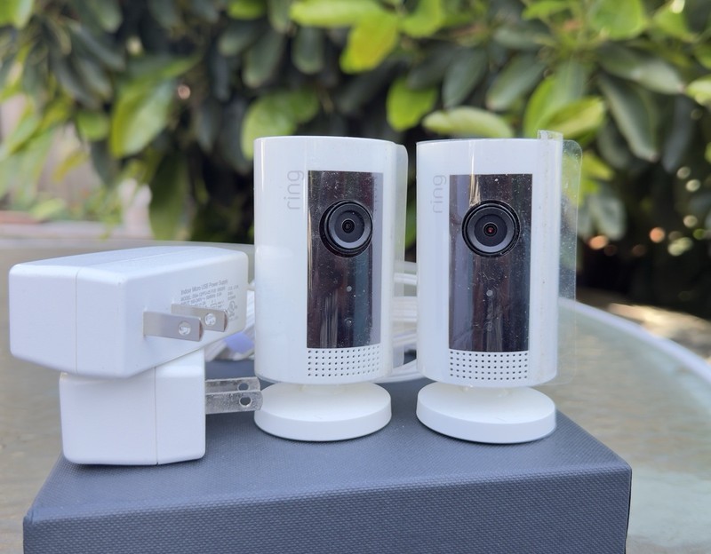Lot of 2 Ring Indoor Cam White (Plug-In) – 1080p HD Security Cameras – tested