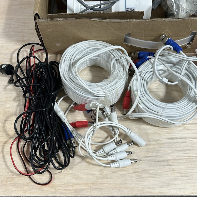 4 Swann SWPRO-HDCAM 720p Bullet White Cameras with Cables Open Box gallery