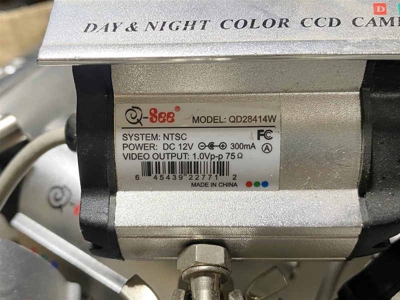 Q-See QD28414 QD28414W Weatherproof Day and Night Color CCD Camera LOT 8 gallery