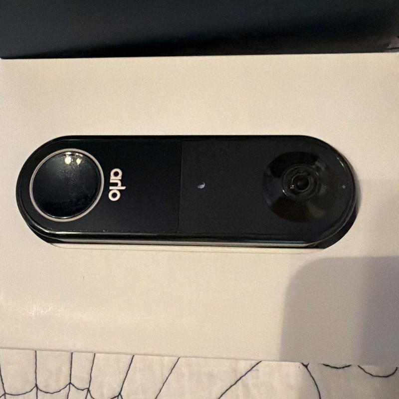 Arlo Essential Wireless Video Doorbell Bundle battery powered Black Unused Mint gallery