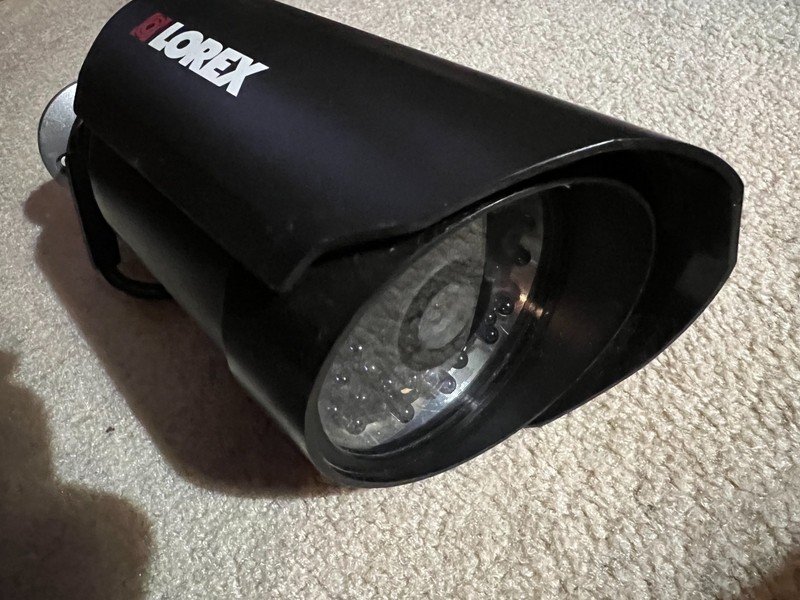 LOREX Security Bullet Camera Model MC6985U w/ mount & cable gallery