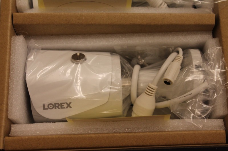 Lorex - E581CB Series Indoor/Outdoor 5MP Wired Network Surveillance Camera White gallery