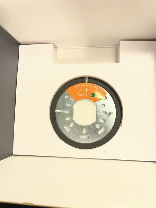 RING Floodlight Cam White 2210C-XYZ 2540AG650L-B03FX NEW OPEN BOX gallery