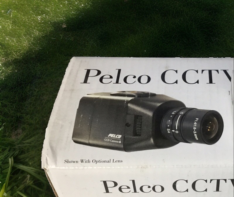 Pelco MC3600H-2 Black/White CCTV Camera High Resolution 570TVL 3.5-8mm 24VAC NEW