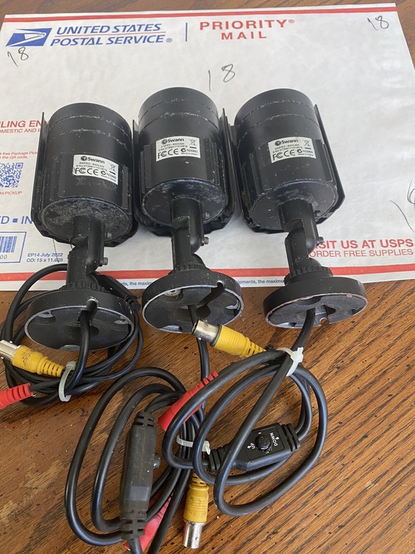 LOT OF 3 Swann SWPRO-642CAM Multi Purpose Security Camera Night Vision gallery