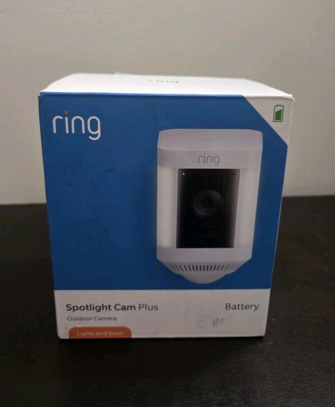 Ring Spotlight Cam Plus – White – Open Box