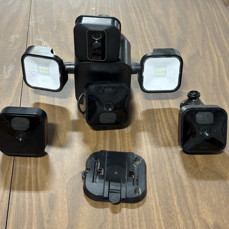 Blink Camera Lot Of 4 With Flood Light System