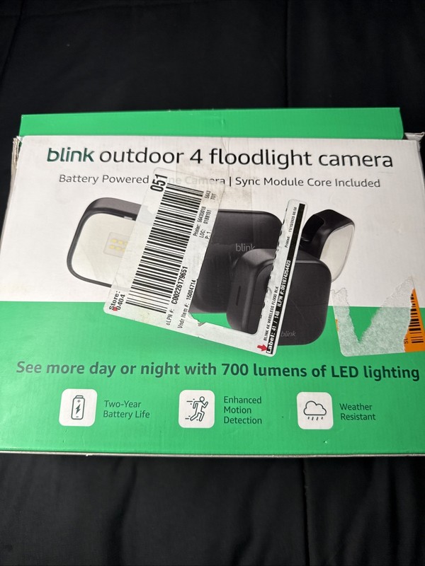 Blink Outdoor4 Floodlight Wireless Smart Security Camera700 Lumens Motion Detect