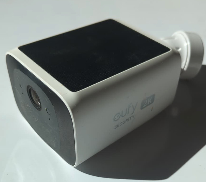 S220 white anker solocam T8134