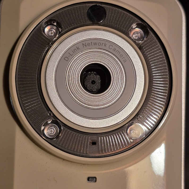 D-Link Day & Night Remote Viewing Wi-Fi Network Camera DCS-932L w/ Power Adapter gallery
