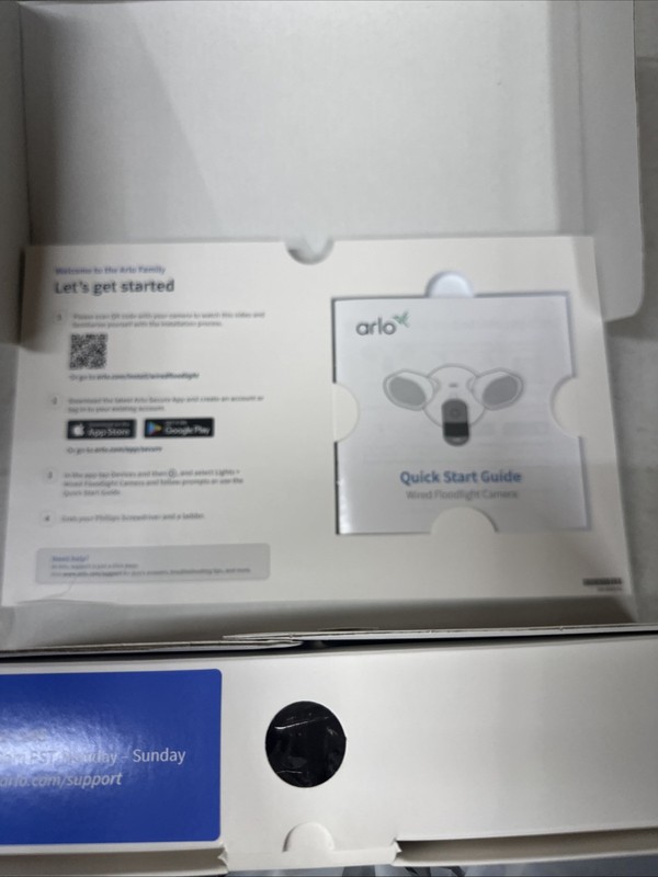 Arlo Outdoor Smart Hardwired Floodlight 2K HDR Security Camera gallery