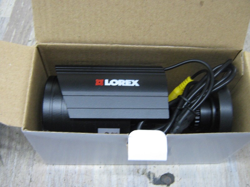 Lorex Security Camera MC6945 BRAND NEW. WITH USED CABLE. FREE SHIPPING gallery