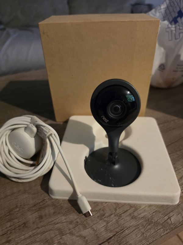 Nest Cam Indoor 1080p Wired Plug-In Wi-Fi IP Security Camera Black w/ Stand gallery