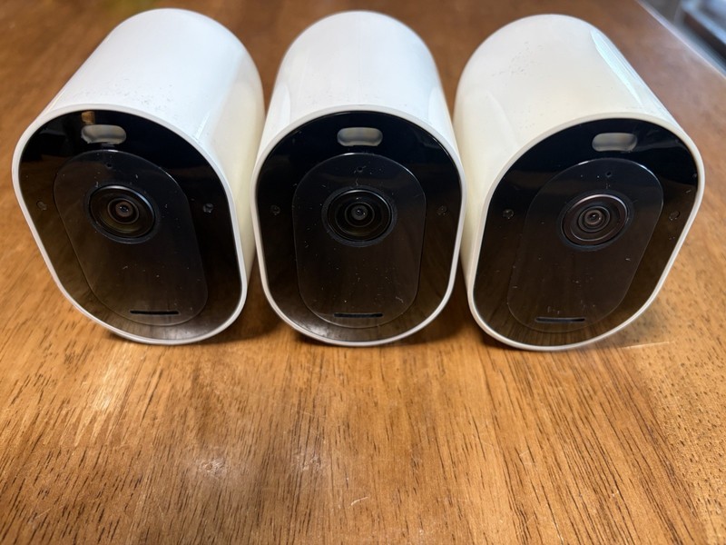 Arlo Pro 3 VMS4340P-100NAS 2K Camera System w/Base Station & 2K Doorbell Camera gallery