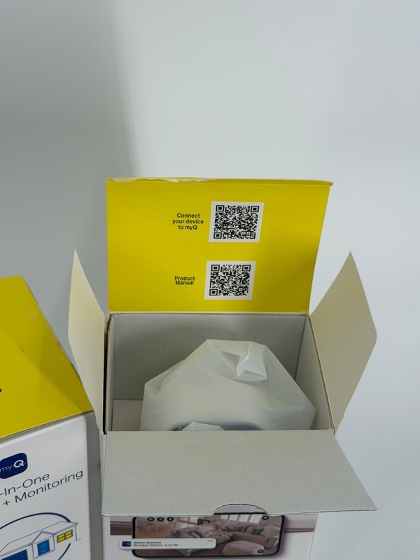 Chamberlain myQ Indoor Camera Gen 2 - 2K Smart Wi-Fi Security Camera - Open Box gallery