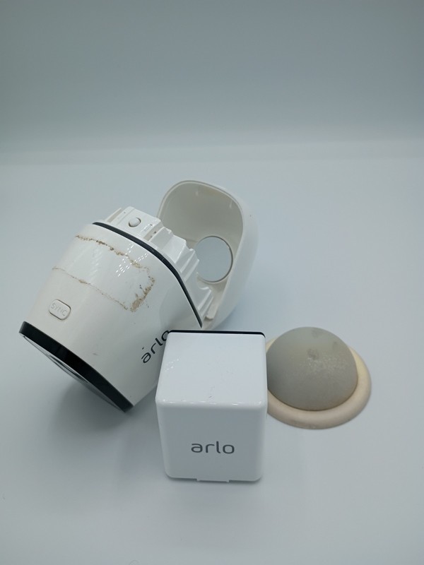 Netgear Arlo Pro 1080p HD Security Camera White VMC4030 w/ Battery and Mount gallery