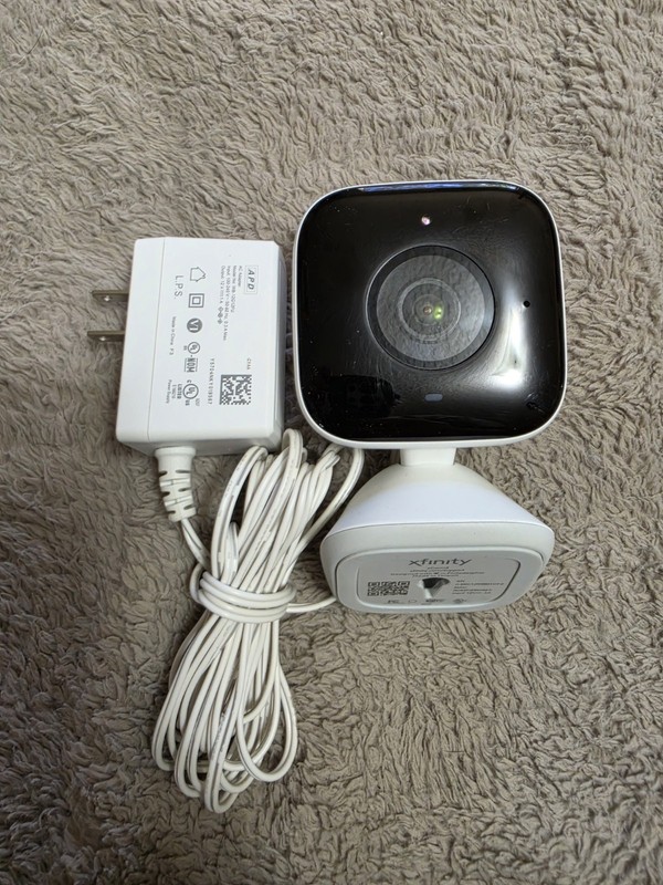 Xfinity Xcam3 Indoor Security Camera in White – Pre-Owned