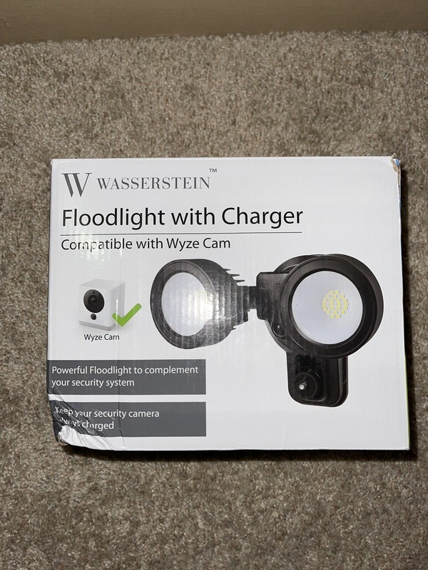 Wasserstein 3-in-1 Floodlight & Charger, Outdoor Case for Wyze Cam – White