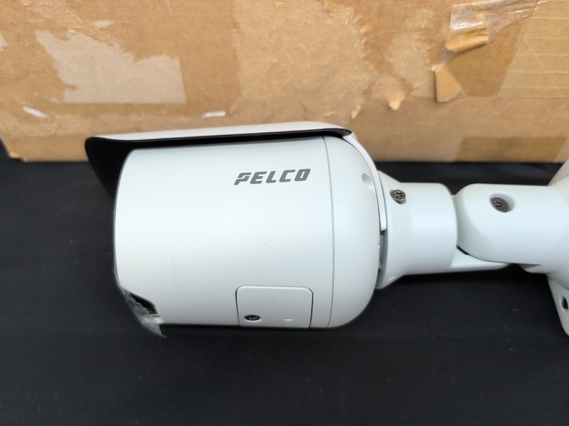 Pelco Sarix Pro 4 Series 3MP Surveillance Camera White SRXP4-3V40-EBT-IR gallery