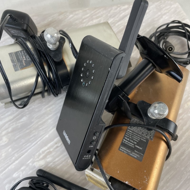 Uniden UDW20553 Wireless Security Camera System Set 2 Cameras Monitor gallery