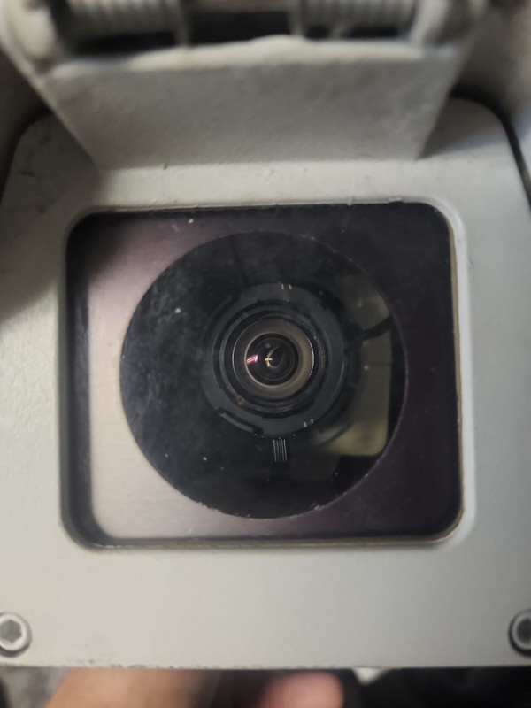 Pelco CCC1390H6 1/3″ Color/B&W CCD D/N Camera w/ EH3512-2 12″ Outdoor Enclosure