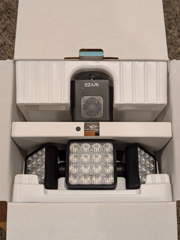 Wyze Cam Floodlight Pro Black 2.5 QHD Video 3000 Lumen Hardwired Open Box (New) gallery