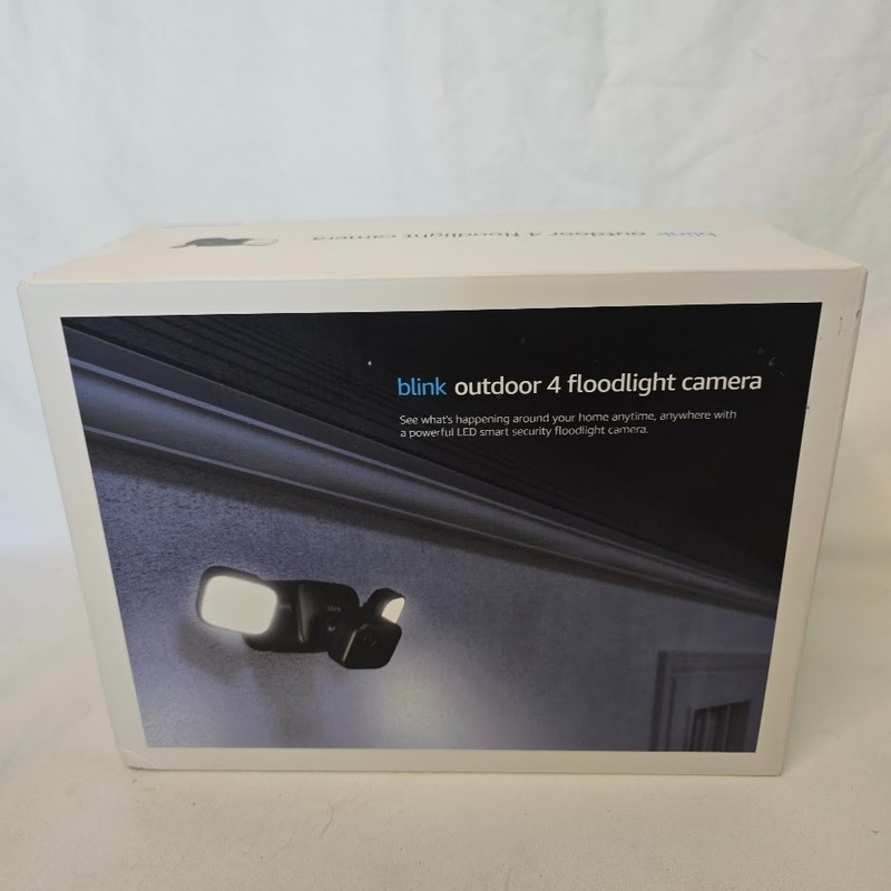 Blink Outdoor 4 Floodlight Camera - Wireless smart security camera, 700 Lumens gallery