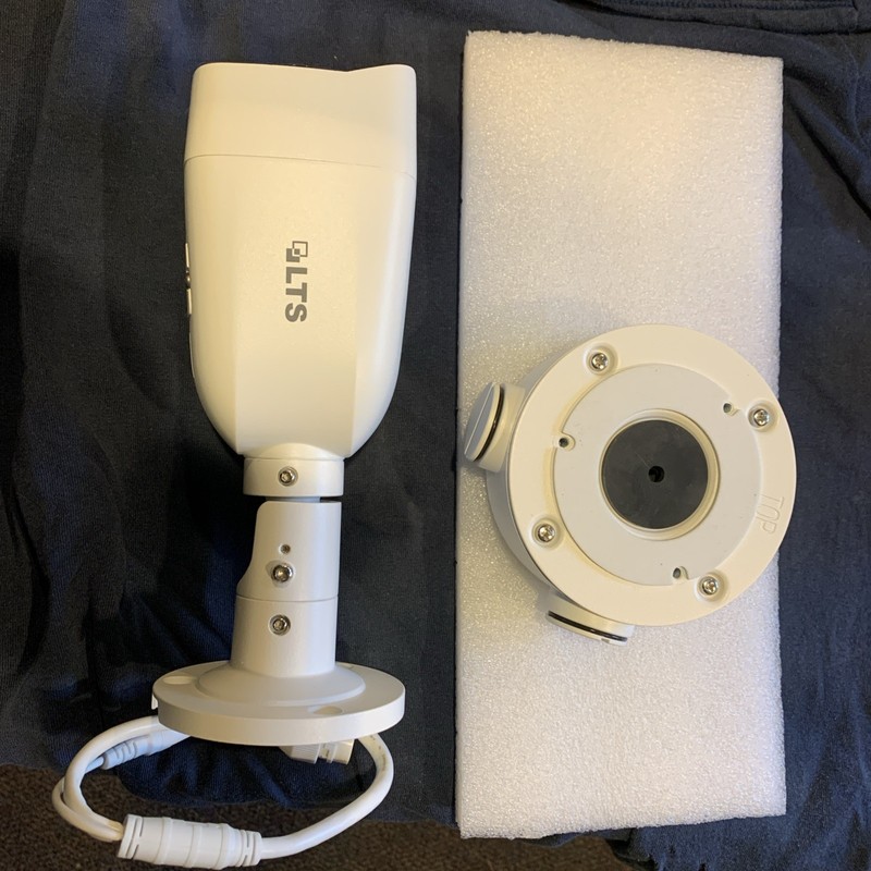 LTS camera CMIP8C42W – 28MDA with mounting box LTB801 gallery