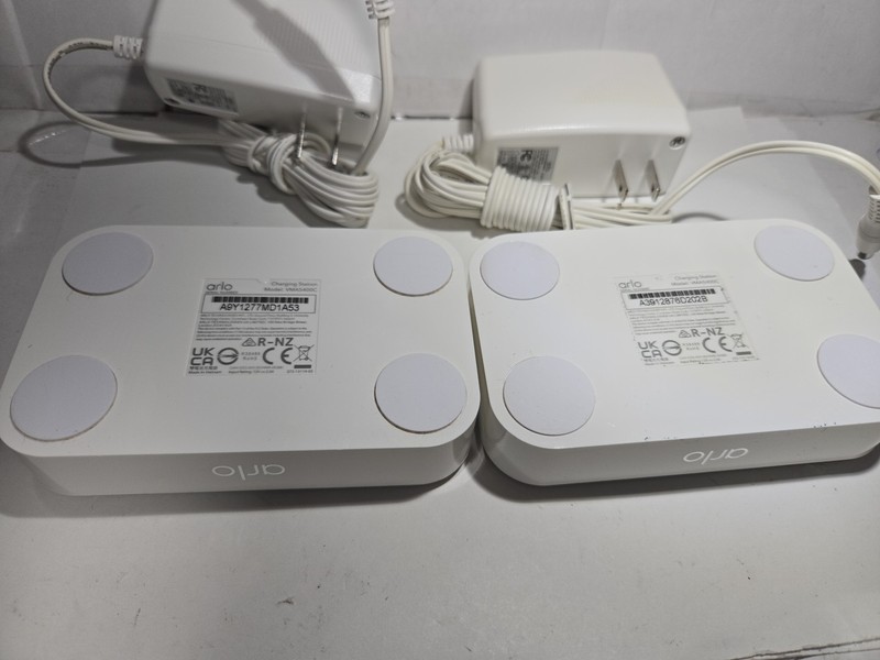 2 X Arlo Dual Charging Station VMA5400C for Arlo Ultra/Ultra 2/Pro 3/Pro 4/ 5s gallery