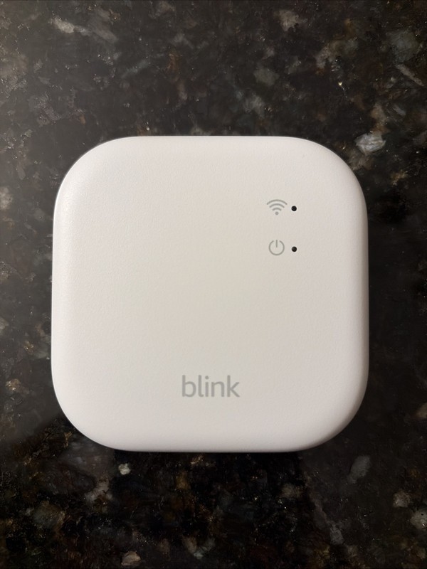 Sync Module XR (newest model) System hub for all Blink dev,up to 400 Ft & Holder