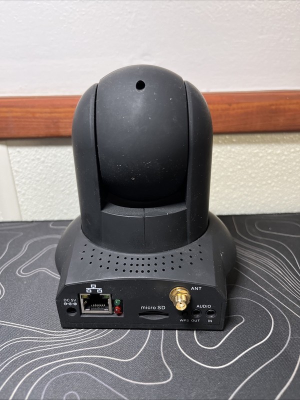 Foscam FI9821P 720p Wi-Fi IP Indoor Pan/Tilt Camera Night Vision 2-Way Black gallery