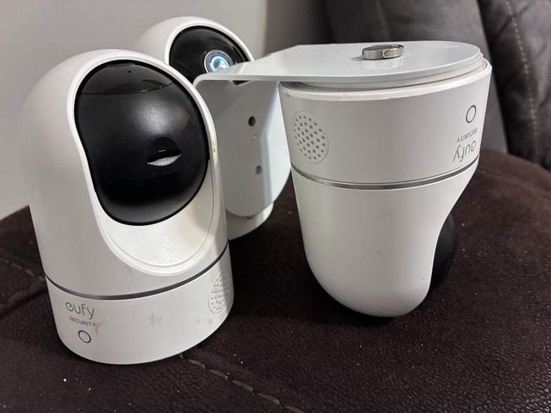 3 Eufy Security Indoor Cam Pan & Tilt 2K Cameras + Mounting Brackets – Tested gallery
