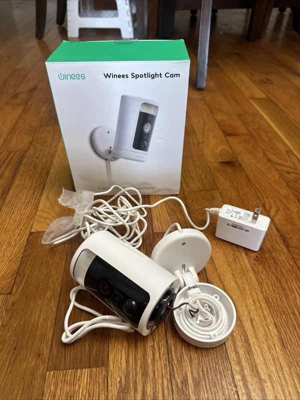 Winees Alexa Security Camera Outdoor 2K Wi-Fi Spotlight Cam 360° Auto Tracking