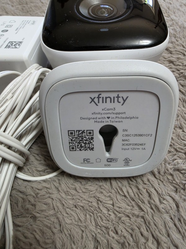 Xfinity Xcam3 Indoor Security Camera in White - Pre-Owned gallery