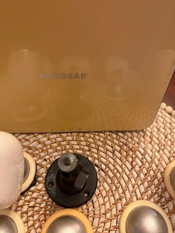 Netgear Wireless Security Camera System - VMB3000 Base PLUS 6/Cameras + Bases gallery