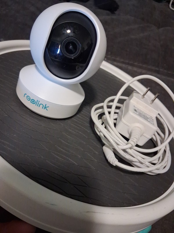 REOLINK 4MP WiFi Security Camera Pan Tilt Auto Tracking Human Pet Detection AI