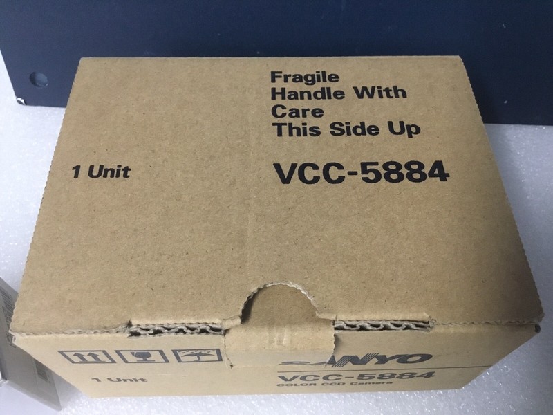 Sanyo VCC-5884 Security Compact Color Camera W/ 3.5-8mm 520TVL Mount Bracket NEW gallery