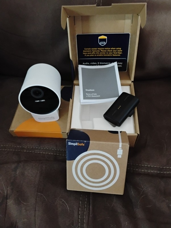 SIMPLISAFE CM021 slightly used Outdoor Camera with brand new outdoor power Cable