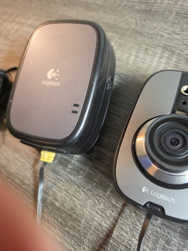 Logitech Alert 700i Indoor Add-On HD Security Camera w/ LA700i Power Supply gallery