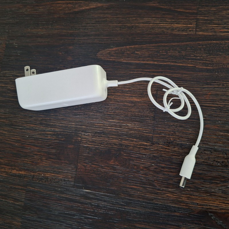 Vivint Adapter Plug For Camera vs-odc350-wht UB gallery